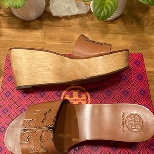 Tory Burch Ines Wedge Slide Sandals Tan Gold Size 6 With Box